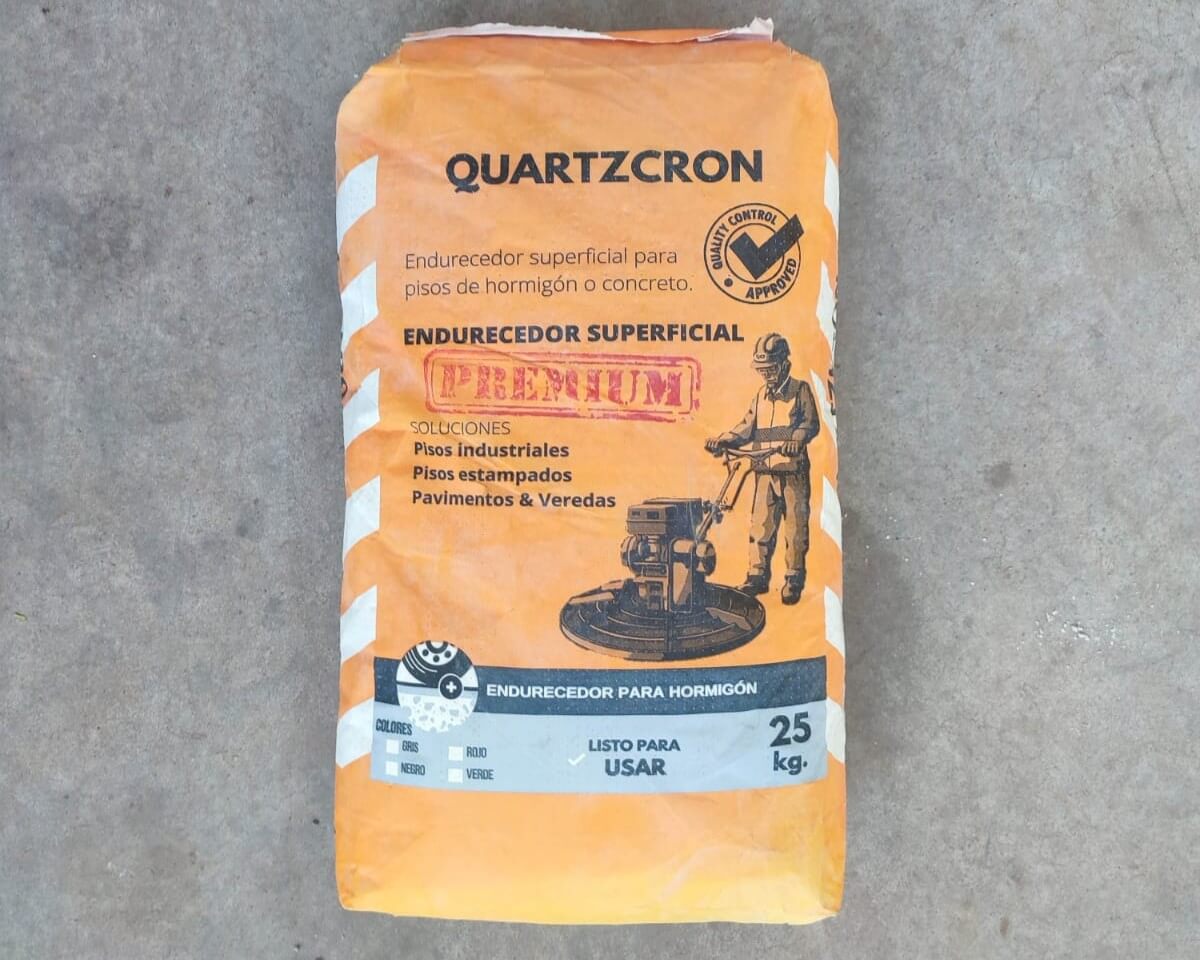 Bolsa de QUARTZCRON, endurecedor superficial para pisos industriales.